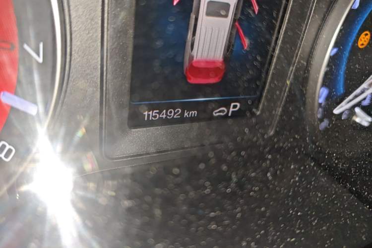 Used Haval H2 2018 Red-Label 1.5T Dual-Clutch Two-Wheel-Drive Luxury Model Odometer Close Up