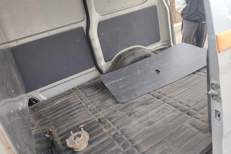 Used Wuling Zhiguang 2015 1.2L Practical LS-I Model Left Rear Seat