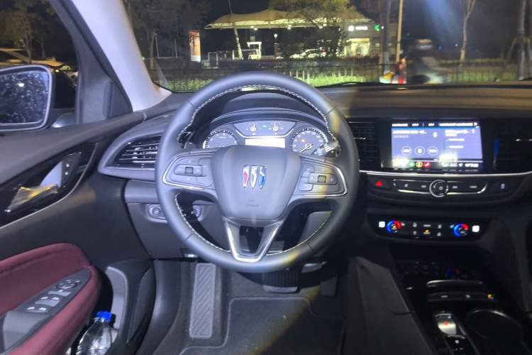 Used Buick Regal 2025 Model 25T Ultra-Enjoyment Edition Steering Wheel