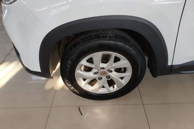 Used Wuling Hongguang S3 2018 1.5L Manual Standard Version China V Standard Left Front Wheel Hub