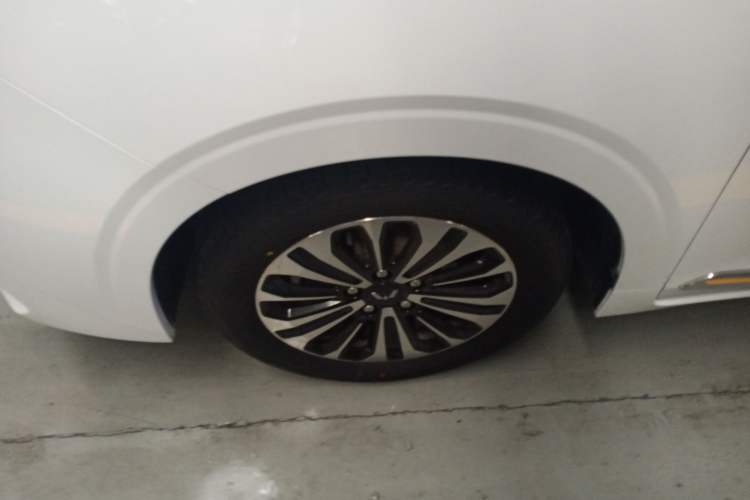 Used Wuling Jiachen 2022 1.5T CVT Deluxe Flagship Edition Left Front Wheel Hub