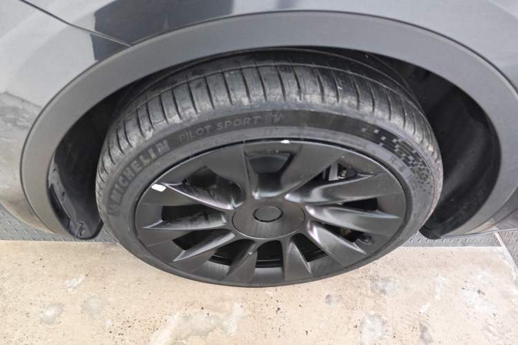 Used Tesla Model Y 2024 Rear-Wheel-Drive Version