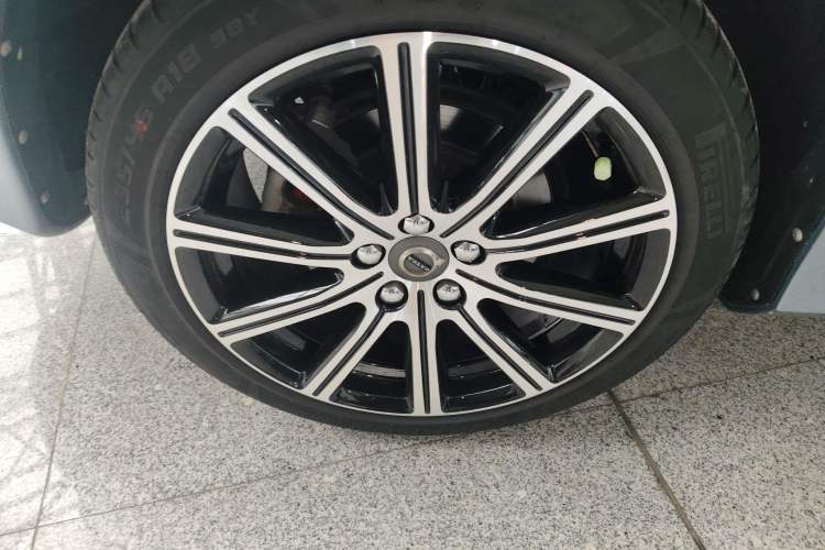 Used Volvo S60 2018 S60L T5 Intelligent Drive Progressive Edition
