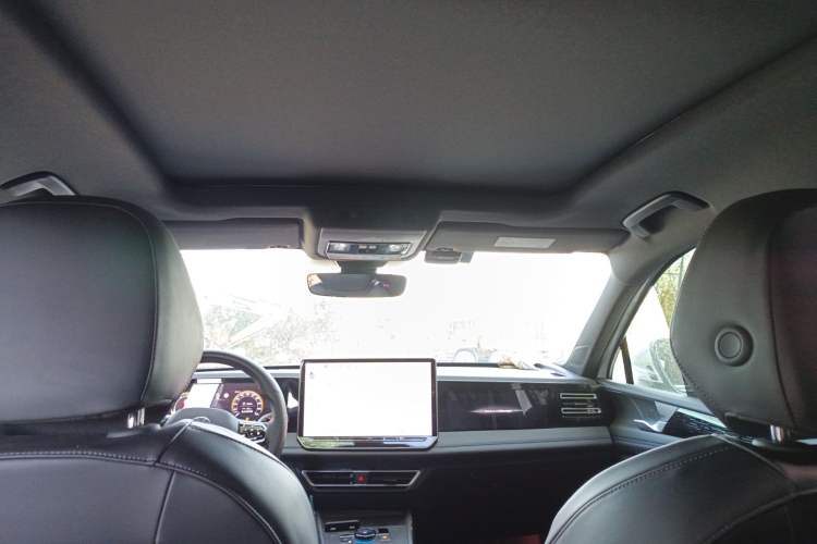 Used Volkswagen Tiguan L 2024 PRO 330TSI Two-Wheel Drive Smart Edition
