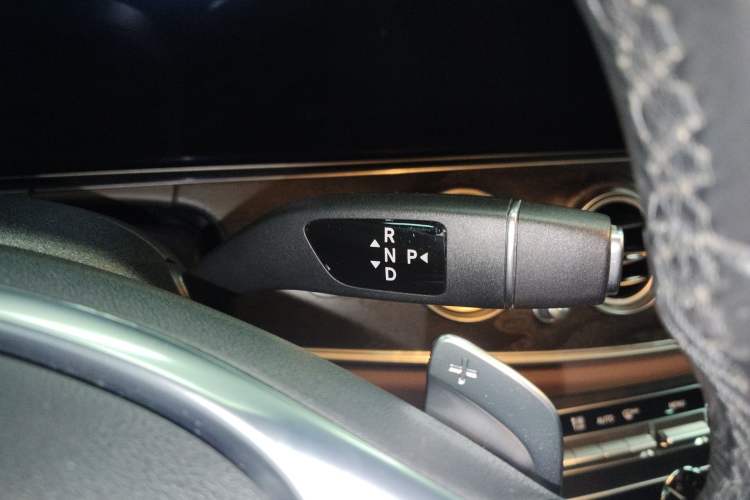 Used Mercedes-Benz E-Class 2018 E 300 L Sporty and Stylish Model Gear Lever