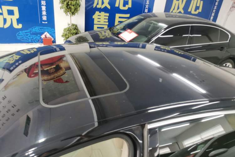 Used Volkswagen Magotan 2015 1.8TSI Advanced Model Roof