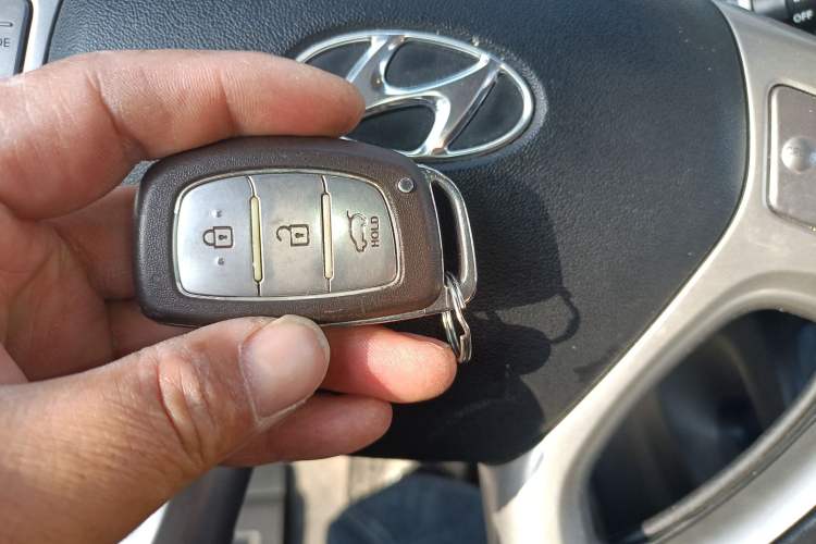 Used Hyundai ix35 2013 2.0L Automatic Two-Wheel Drive Smart GLS China IV Standard