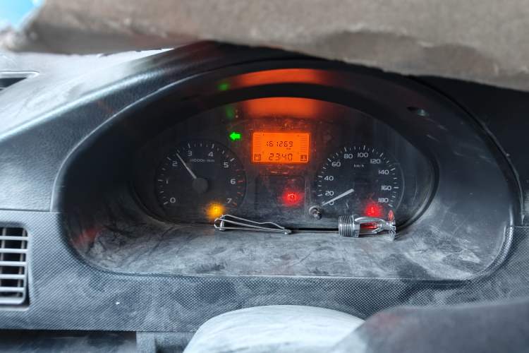 Used Wuling Rongguang 2011 1.2L Base Version
