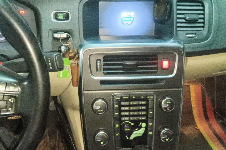 Used Volvo S60 2012 T5 Zhiya Edition Audio And AC Panel