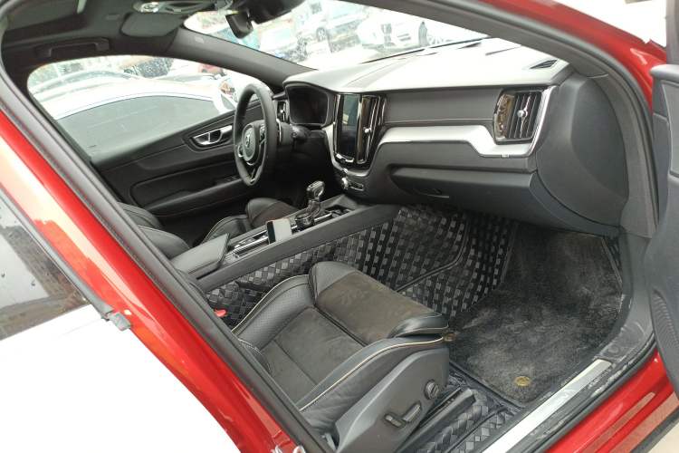 Used Volvo XC60 2018 T5 4x4 Zhiya Sport Edition