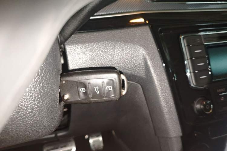 Used Volkswagen C-TREK 2017 230TSI DSG Comfort Version Vehicle Key