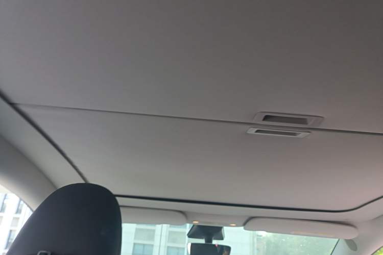 Used Tesla Model Y 2023 Long-Range All-Wheel-Drive Version