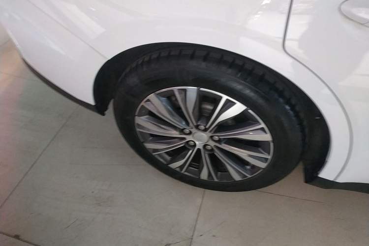 Used Hongqi E-QM5 2022 431 km Charge & Enjoy Edition Right Rear Wheel Hub