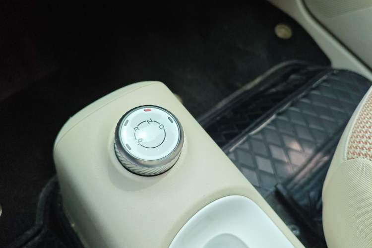 Used Wuling Hongguang MINIEV 2024 3rd Generation 215km Youth Edition Gear Lever