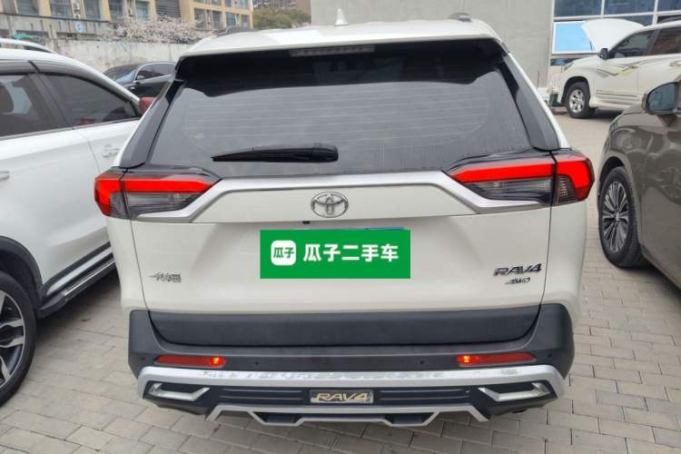 Used Toyota RAV4 2020 2.0L CVT Four-Wheel Drive Prestige Edition Rear