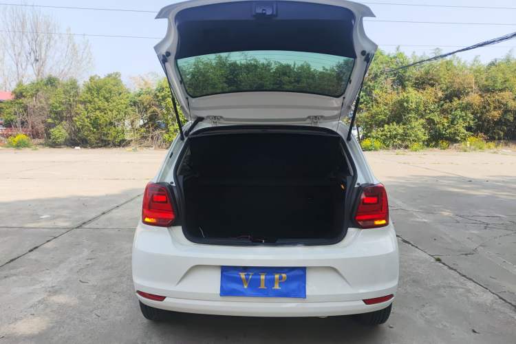 Used Volkswagen Polo 2016 1.4L Manual Fashion Model