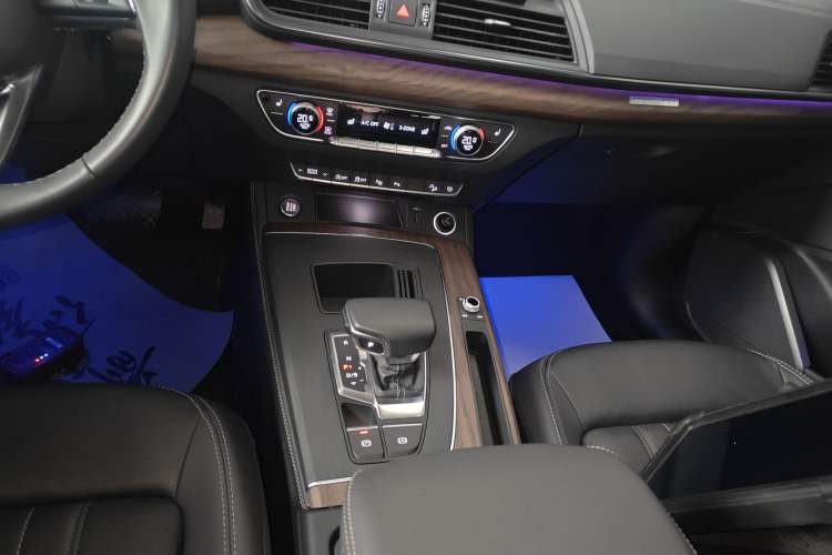 Used Audi Q5L 2022 40T Luxury Elegant Model Gear Lever