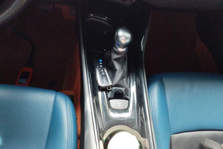 Used Toyota C-HR 2018 2.0L Leading Edition China V-standard
