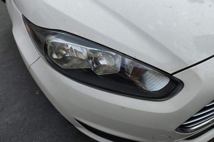 Used Ford Fiesta 2013 Hatchback 1.5L Manual Fashion Edition
