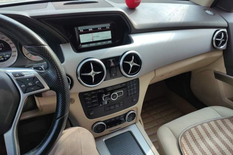 Used Mercedes-Benz GLK-Class 2015 GLK 260 4MATIC Fashion Edition Ultimate Version
