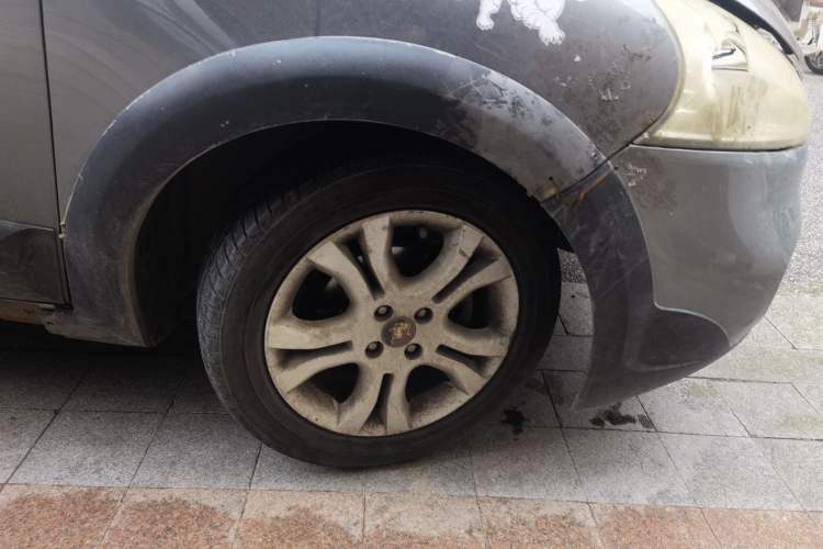 Used FORTHING Joyear 2012 LV 1.5L Manual Luxury Edition Right Front Wheel Hub