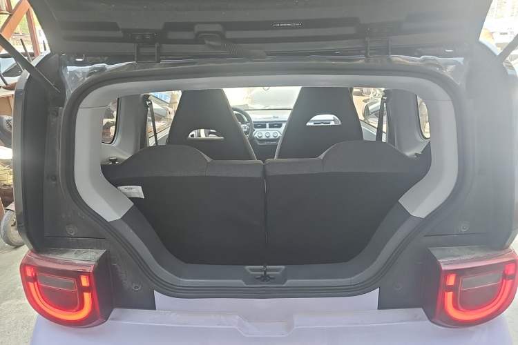 Used Chery QQ Ice Cream 2022 170km Sundae Phosphate Lithium-Ion Trunk