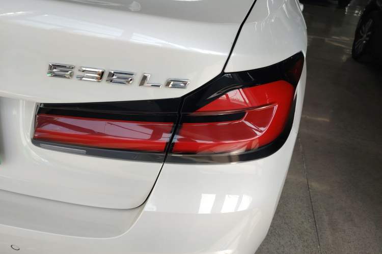 Used BMW 5 Series New Energy 2022 535Le Luxury Package Right Rear Taillight