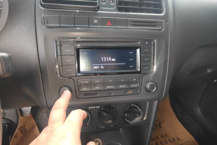 Used Volkswagen Polo 2016 1.6L Automatic Comfort Model