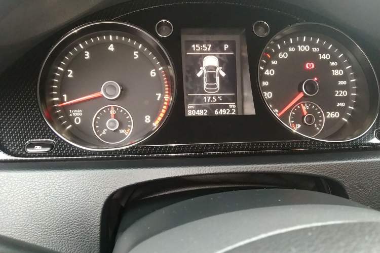 Used Volkswagen Magotan 2012 Revised 1.8TSI Luxury Version Odometer Close Up