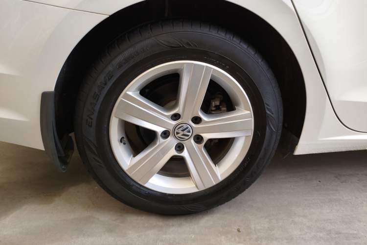 Used Volkswagen Lamando 2019 230TSI DSG Fashion Edition China V Standard Right Rear Wheel Hub