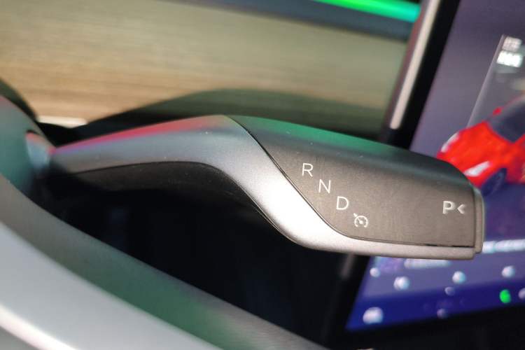 Used Tesla Model Y 2022 Long-Range All-Wheel-Drive Version