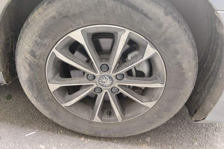 Used BYD Qin PLUS 2023 Champion Edition DM-i 55KM Leading Model Right Front Wheel Hub