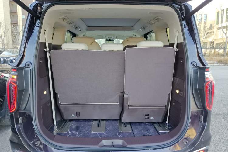 Used Hongqi HQ9 2023 2.0T Smart Connect Flagship Edition
