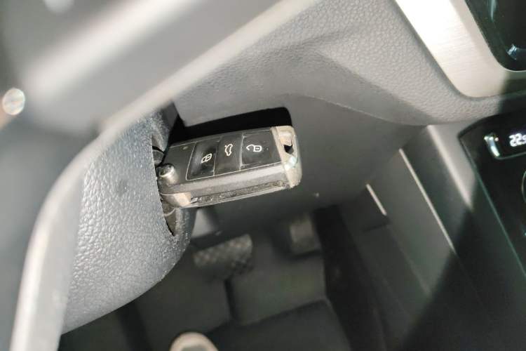 Used Volkswagen Touran 2018 Volkswagen Touran L 280TSI DSG Comfort Edition 7 Seats China V Emission Standard Interior 1