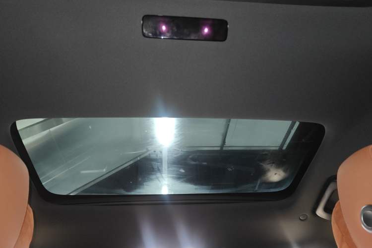 Used Li Auto L8 2023 Pro Model Headliner
