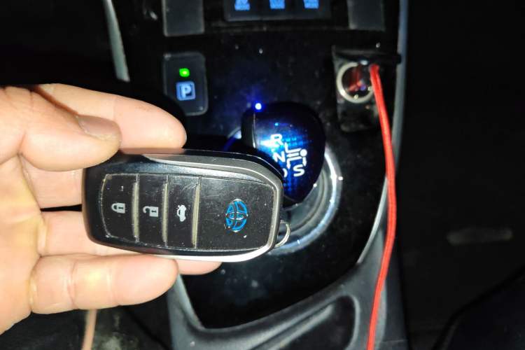 Used Toyota Corolla 2017 Revised Dual-Engine 1.8L E-CVT Leading Edition Interior 1