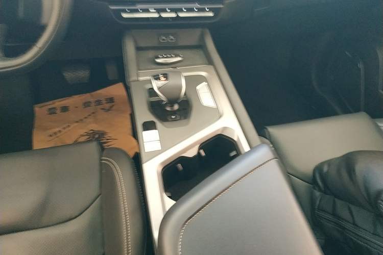 Used Soueast DX8S 2022 1.5T DCT Chieftain Edition 7-Seater