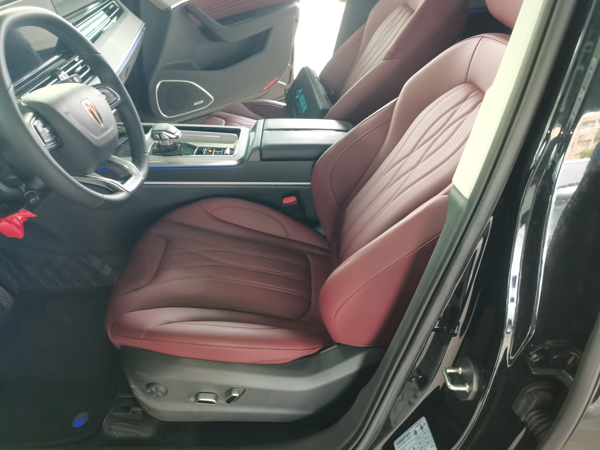Hongqi HS5 2025 2.0T Two-Wheel Drive Flagship Pro Edition - Chinese Trim Xiang — снимка 15