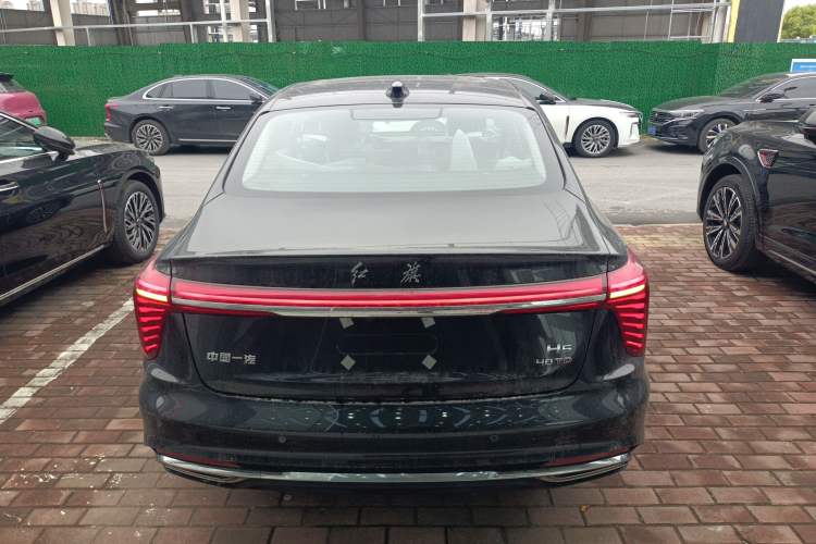 Used Hongqi H5 2025 2.0T Automatic Flag Edition – 500 000 Units Commemorative Version
