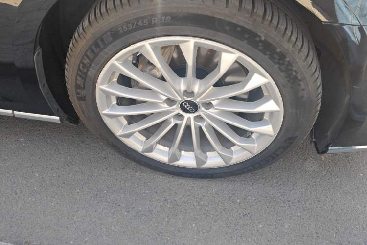 Used Audi A8 2019 Facelifted Plus A8L 50 TFSI quattro Comfort Version
