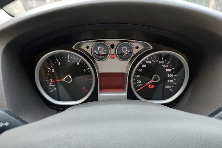 Used Ford Focus 2011 Sedan 1.8L Automatic Fashion Edition
