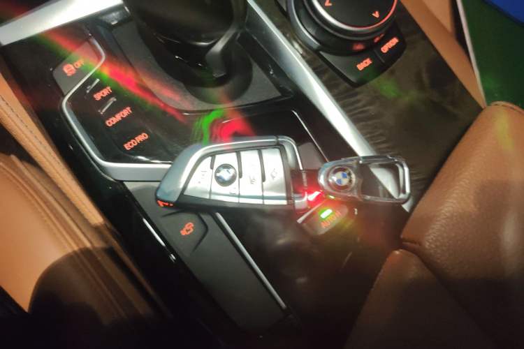 Used BMW 5 Series 2020 530Li Luxury Edition M Sport Package Vehicle Key