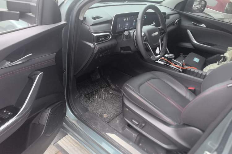 Used SAIC MAXUS T90 RV 2022 2.0T Explorer T90 All-Terrain Green Driver Seat