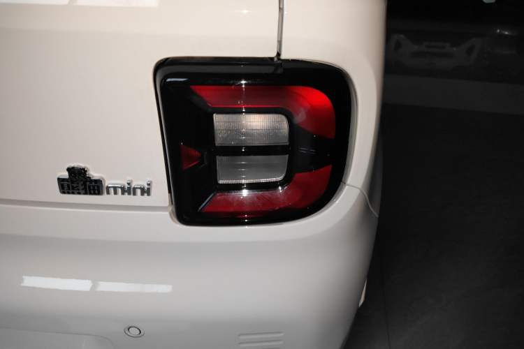 Used Geely Galaxy Panda 2024 Panda Mini 200km Endurance Bear
