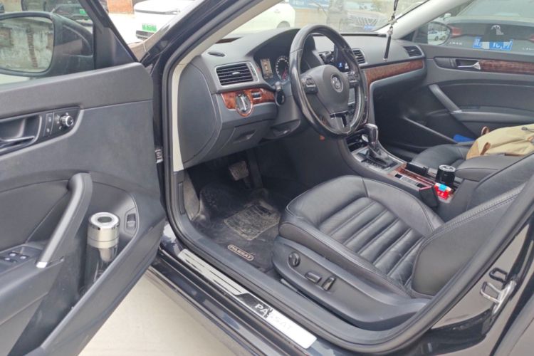 Used Volkswagen Passat 2011 1.8TSI DSG Prestige Edition Driver Seat