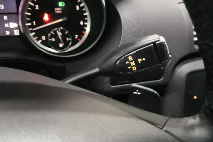 Used Mercedes-Benz R-Class 2017 R 320 4MATIC Business Edition Prestige Model
