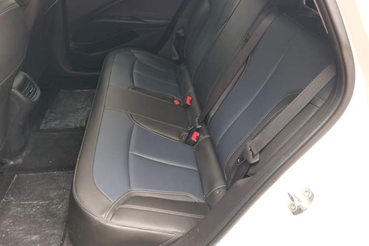 Used Buick Velite 6 2023 430km Range Commuter Version Left Rear Seat