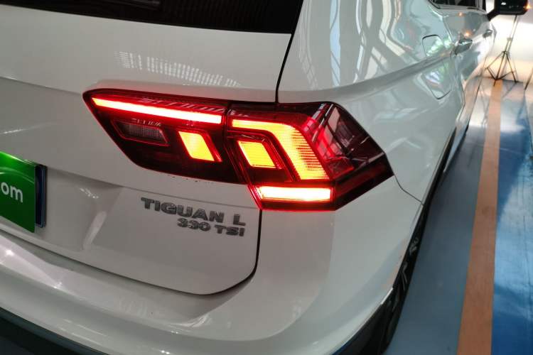 Used Volkswagen Tiguan L 2019 330TSI Automatic Two-Wheel Drive Smart Luxury Version China V Emission Standard