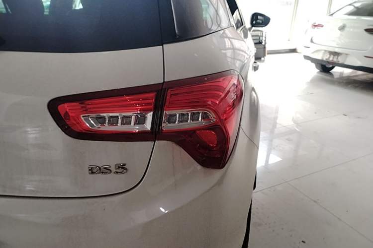 Used DS 5 2015 1.6T Elegant Edition THP160 Exterior 3