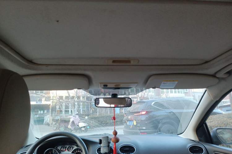 Used Ford Focus 2012 Hatchback Classic 1.8L Automatic Fashion Edition
